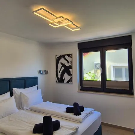 Dinary Deluxe ויר