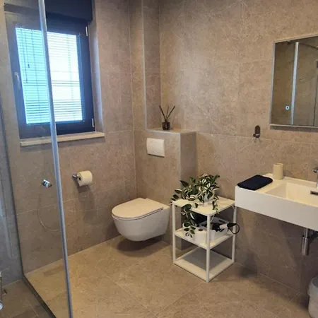 Dinary Deluxe דירה ויר