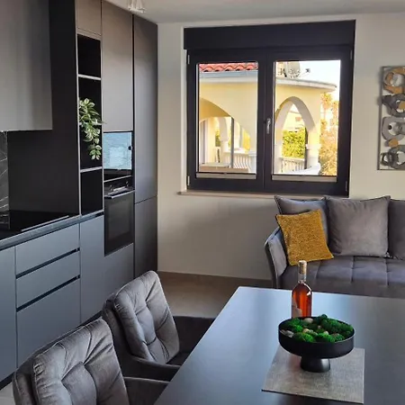 Dinary Deluxe דירה